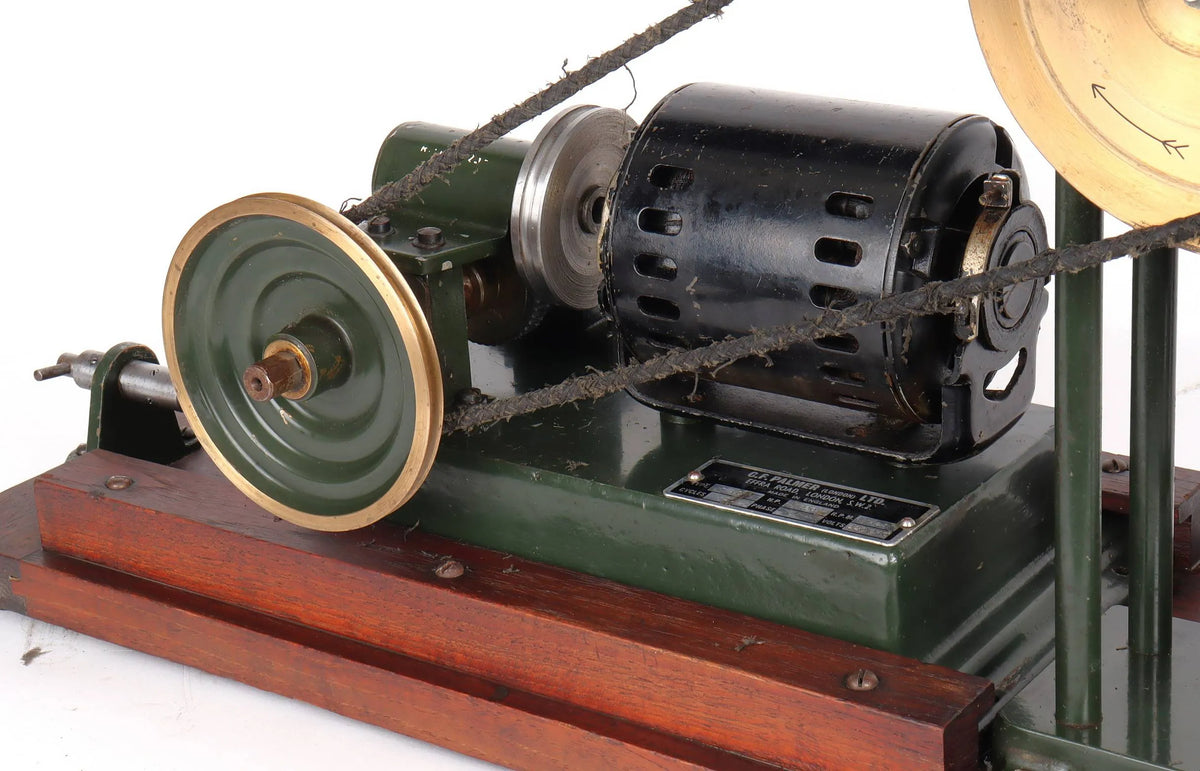 Vintage ventilator with variable stroke pump