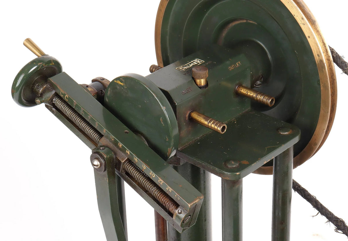 Vintage ventilator with variable stroke pump