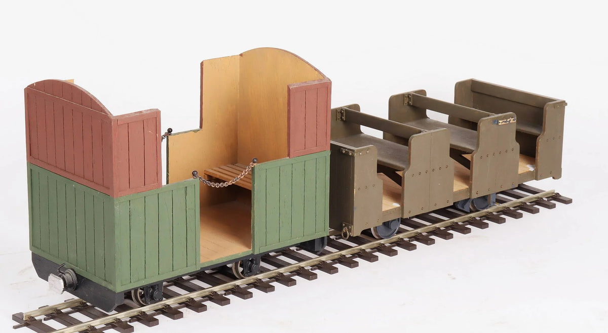 Pair of 45mm narrow gauge coaches