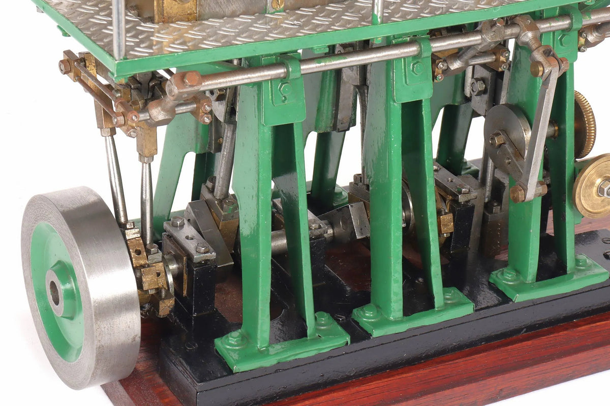 Triple expansion engine with Stephensons reversing gear