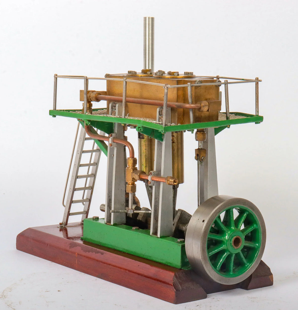 Twin cylinder vertical engine with slip eccentric reversing gear