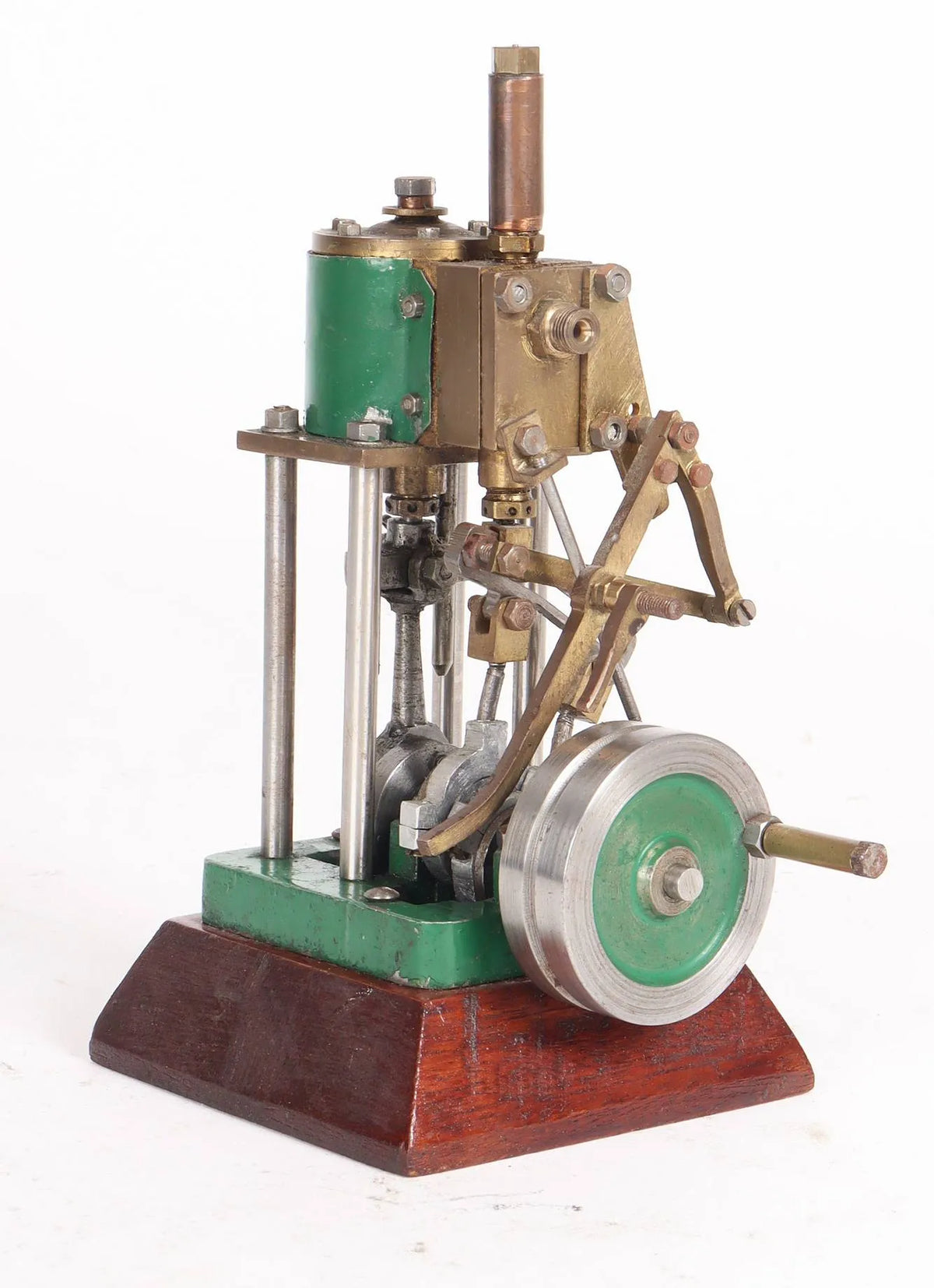Single cylinder vertical engine with Stephensons reversing gear