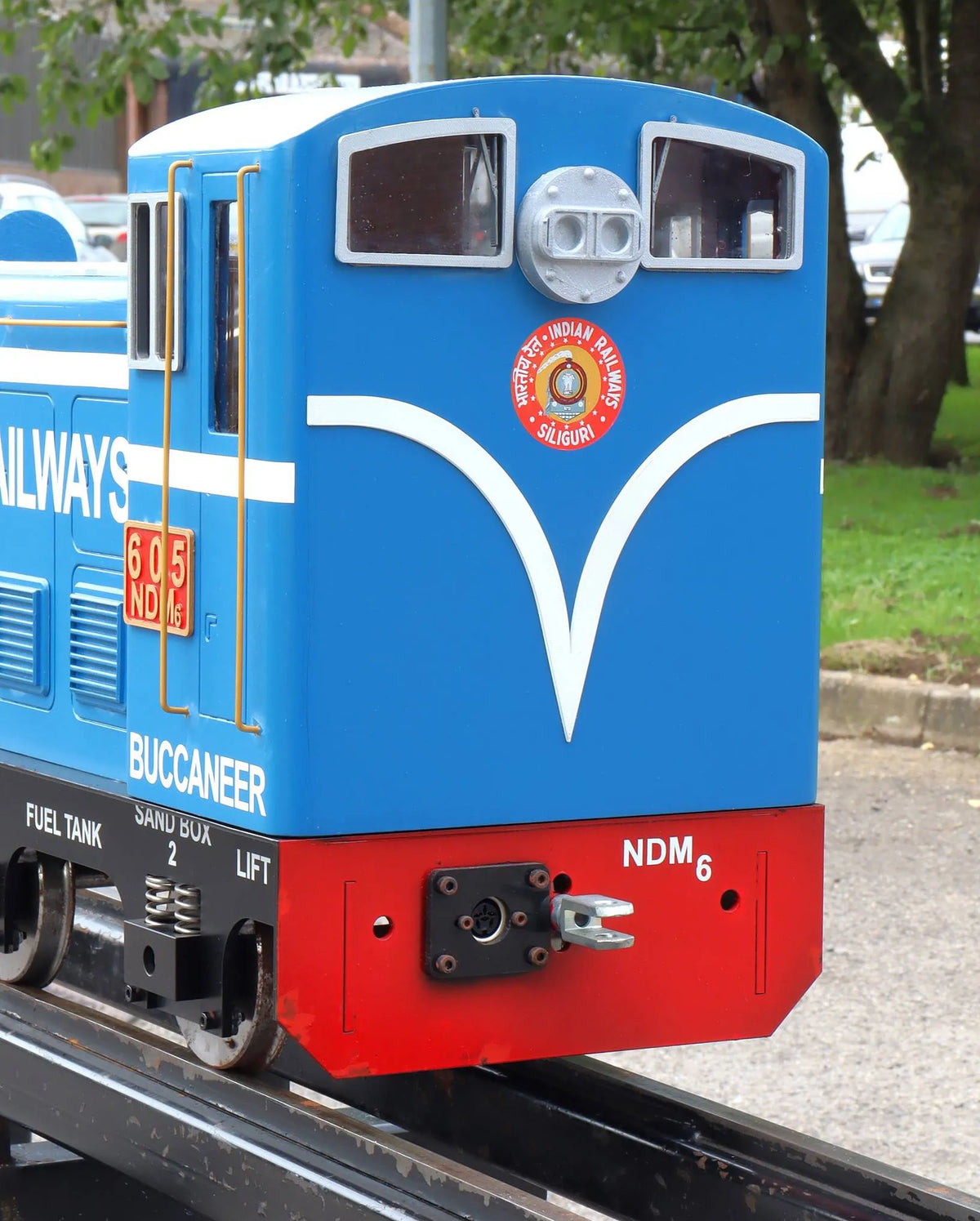 5 inch narrow gauge Darjeeling & Himalayan DMJ-6 shunter set