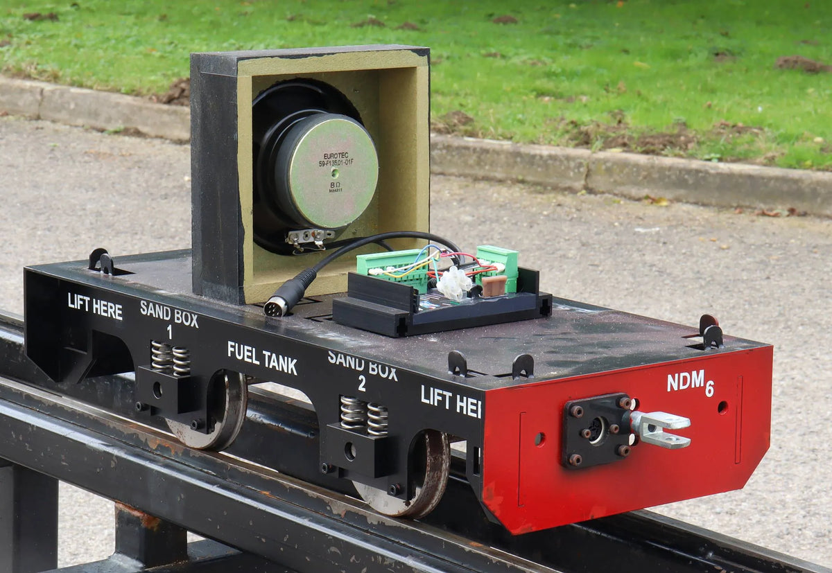 5 inch narrow gauge Darjeeling & Himalayan DMJ-6 shunter set
