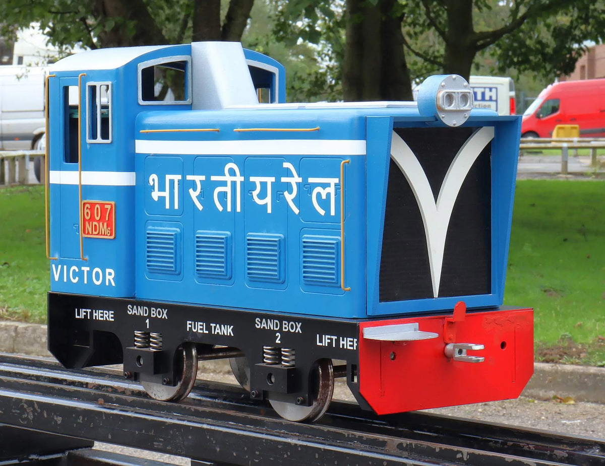 5 inch narrow gauge Darjeeling & Himalayan DMJ-6 shunter set