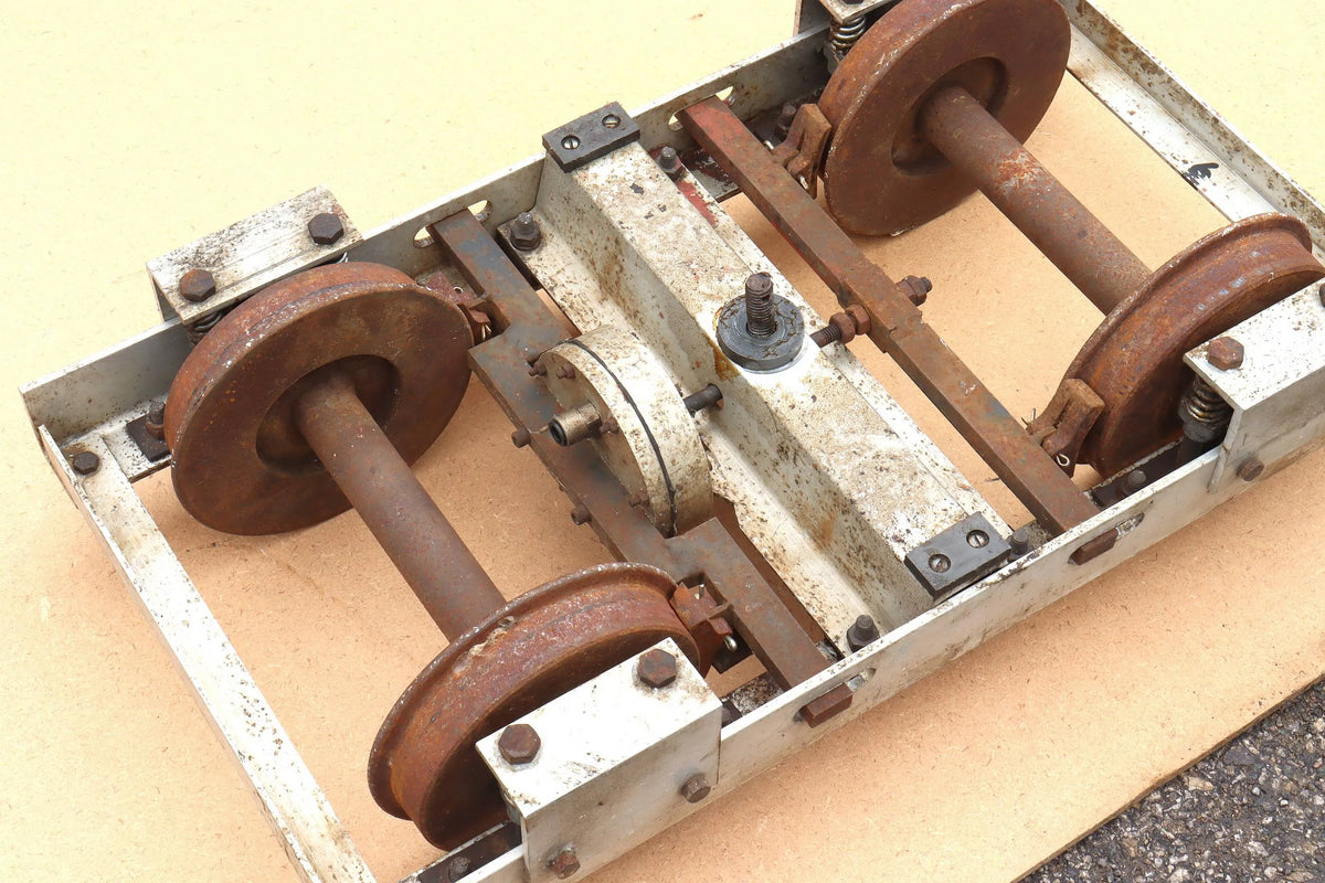 Four 7 1/4 inch gauge vacuum braked coaches