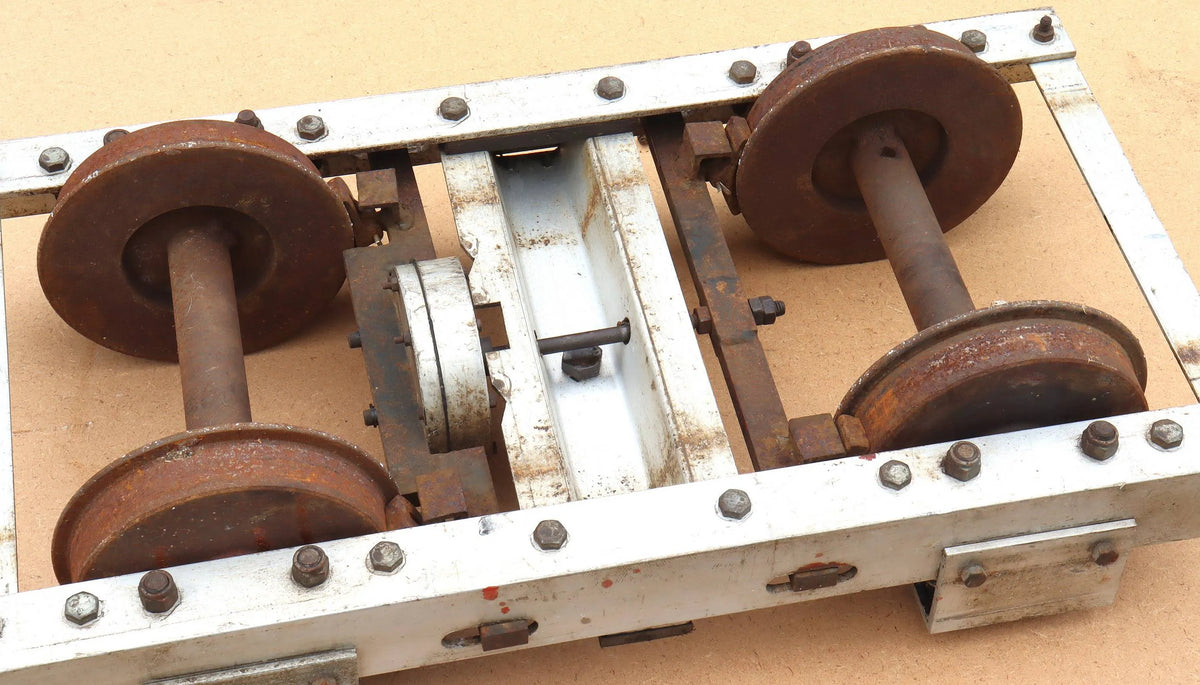 Four 7 1/4 inch gauge vacuum braked coaches