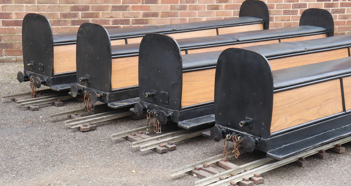 Four 7 1/4 inch gauge vacuum braked coaches
