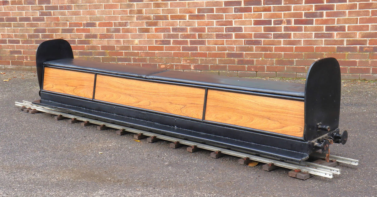 Four 7 1/4 inch gauge vacuum braked coaches
