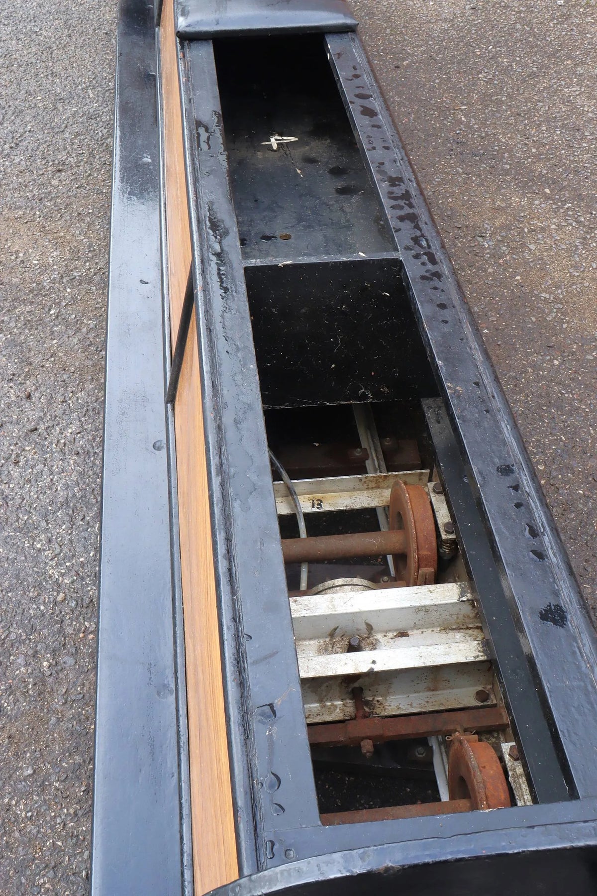 Four 7 1/4 inch gauge vacuum braked coaches