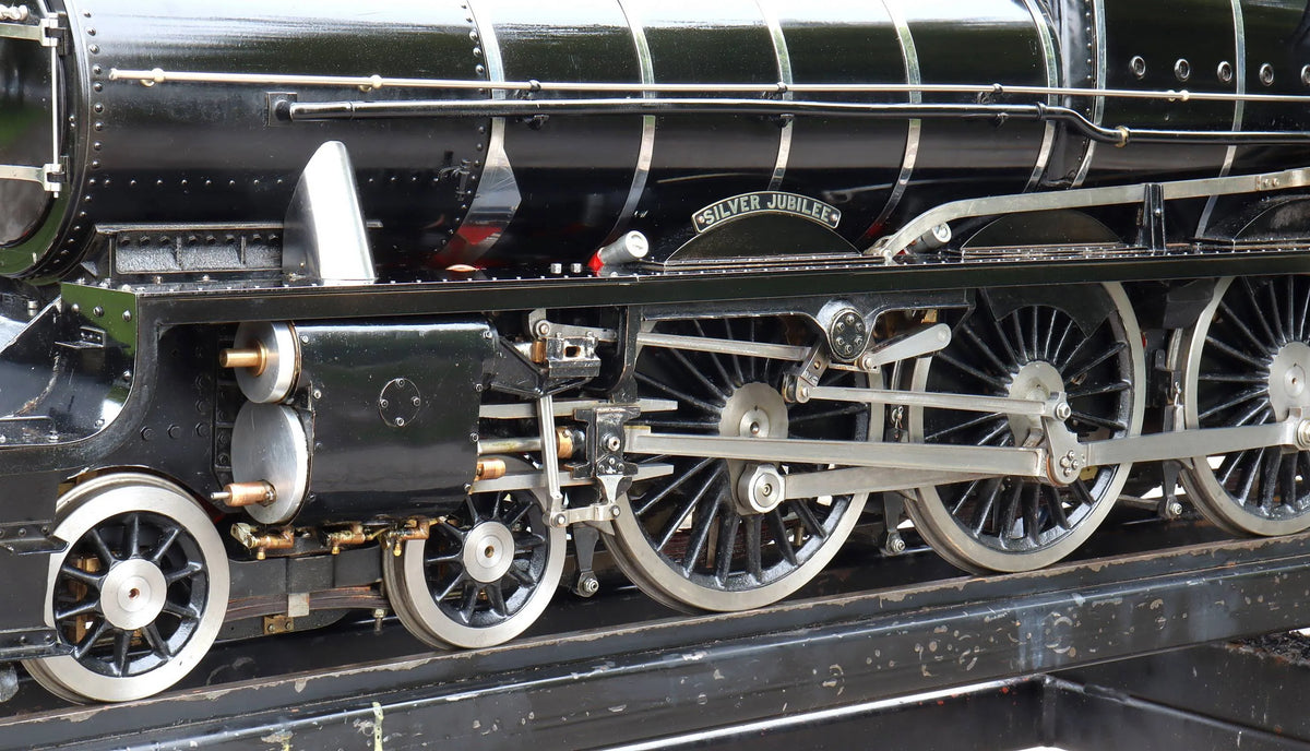 5 inch gauge LMS 4-6-0 No. 5552 "Silver Jubilee"