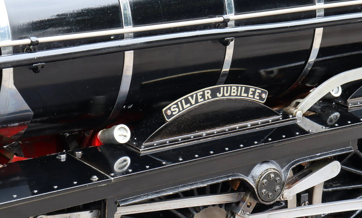 5 inch gauge LMS 4-6-0 No. 5552 "Silver Jubilee"