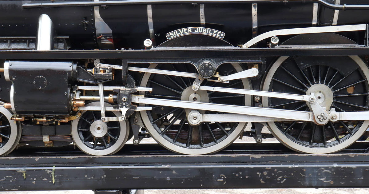 5 inch gauge LMS 4-6-0 No. 5552 "Silver Jubilee"
