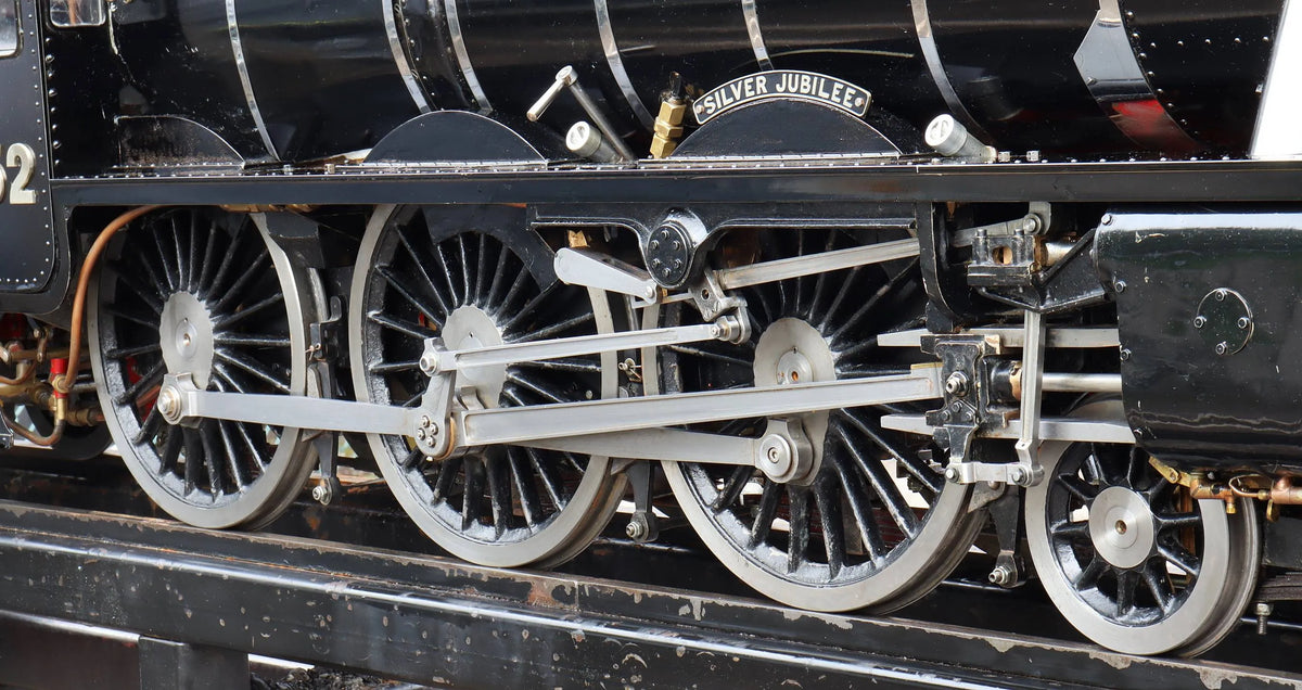 5 inch gauge LMS 4-6-0 No. 5552 "Silver Jubilee"