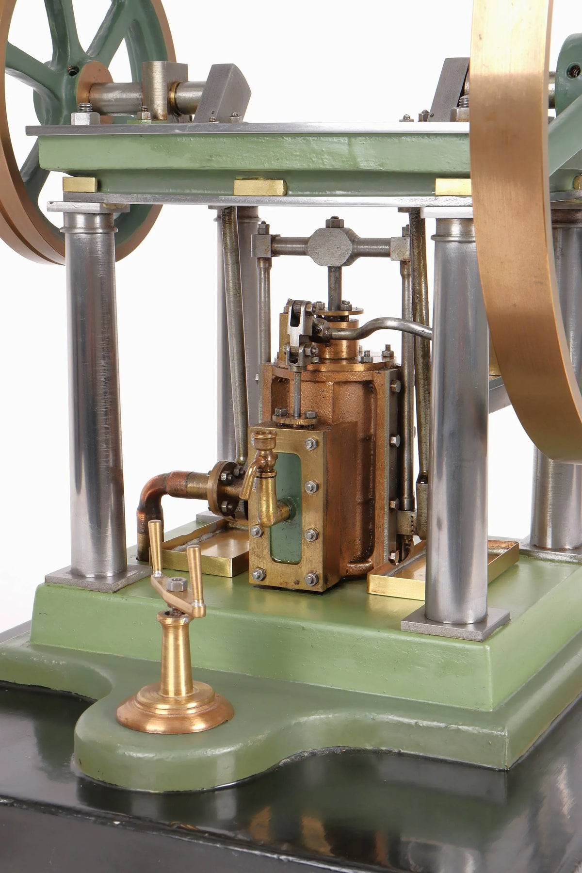 Four pillar overcrank engine
