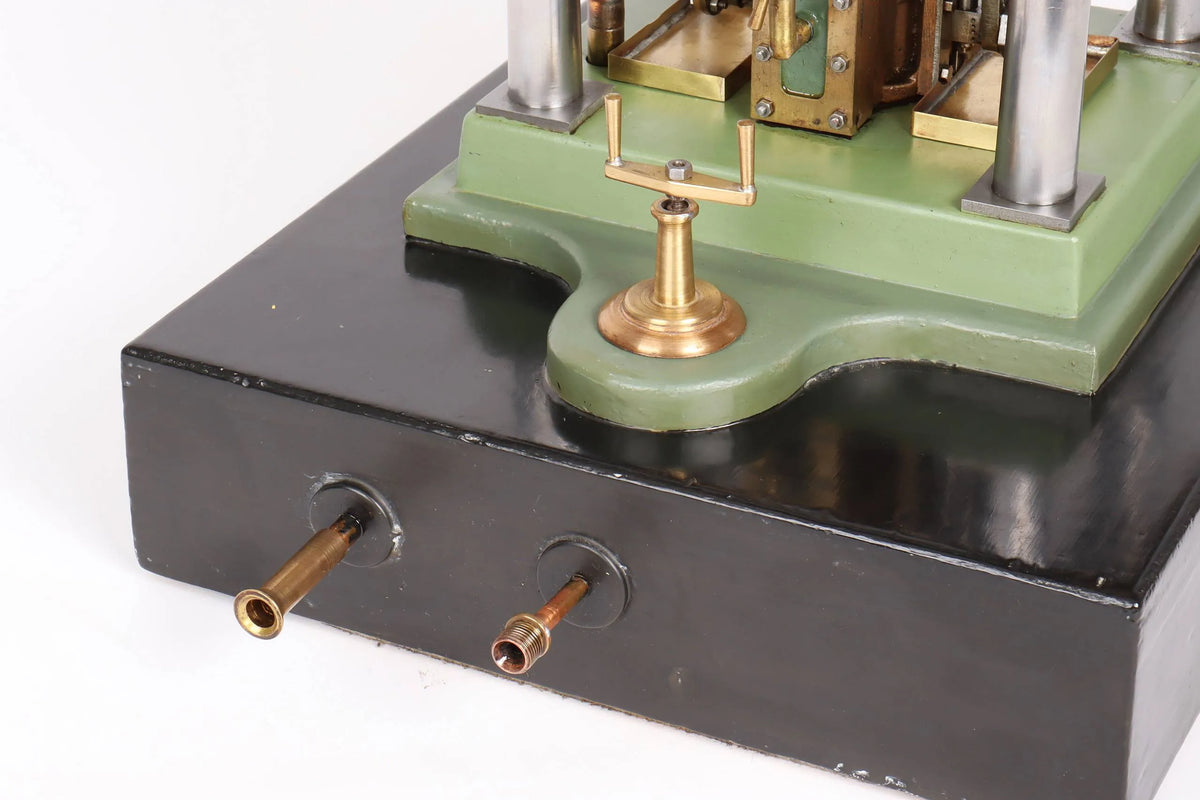 Four pillar overcrank engine