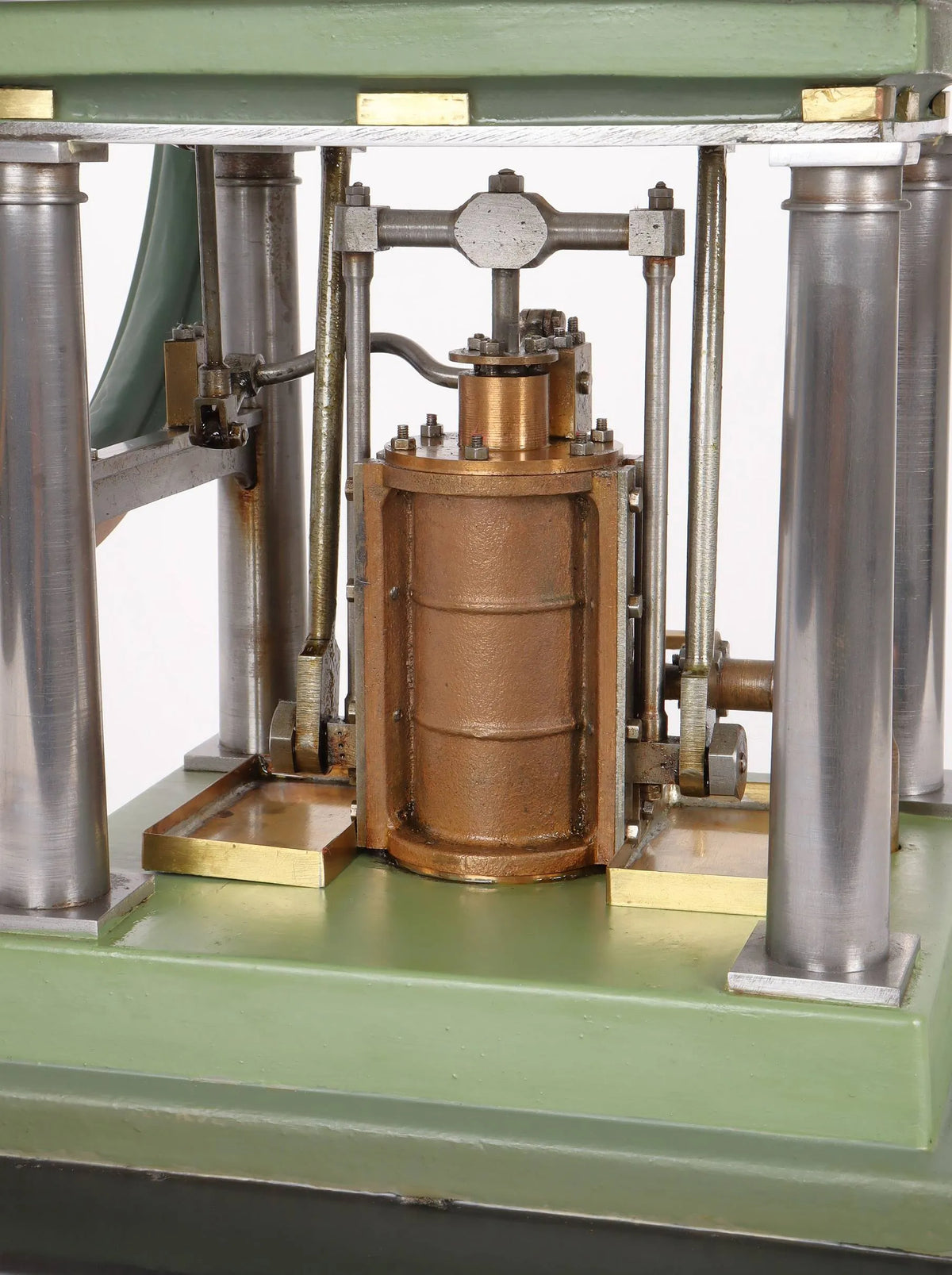 Four pillar overcrank engine