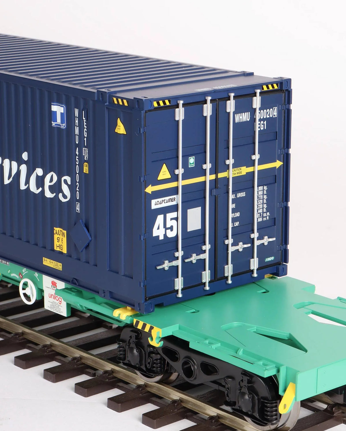 Pair of Gauge 1 Aristocraft container wagons and flat car