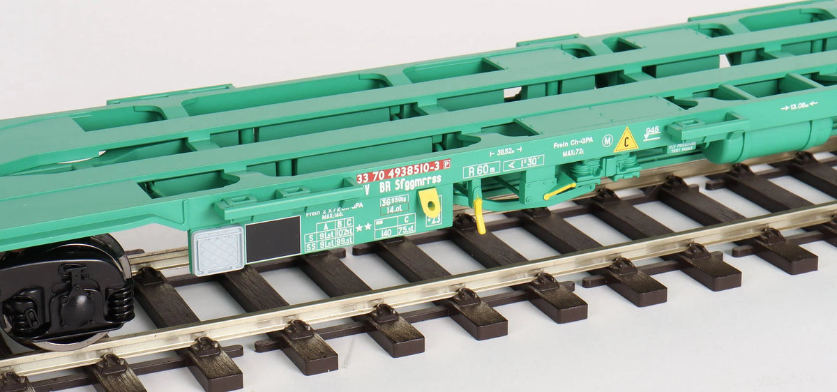 Pair of Gauge 1 Aristocraft container wagons and flat car