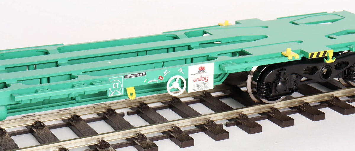 Pair of Gauge 1 Aristocraft container wagons and flat car