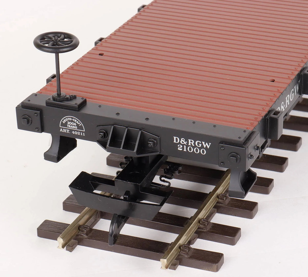 Pair of Gauge 1 Aristocraft container wagons and flat car