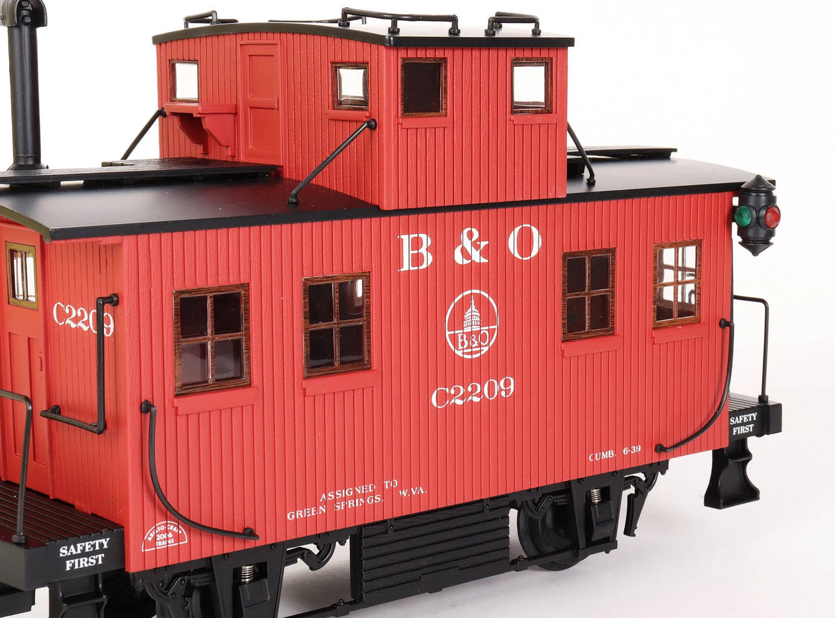 Pair of gauge 1 Aristocraft flat cars & caboose