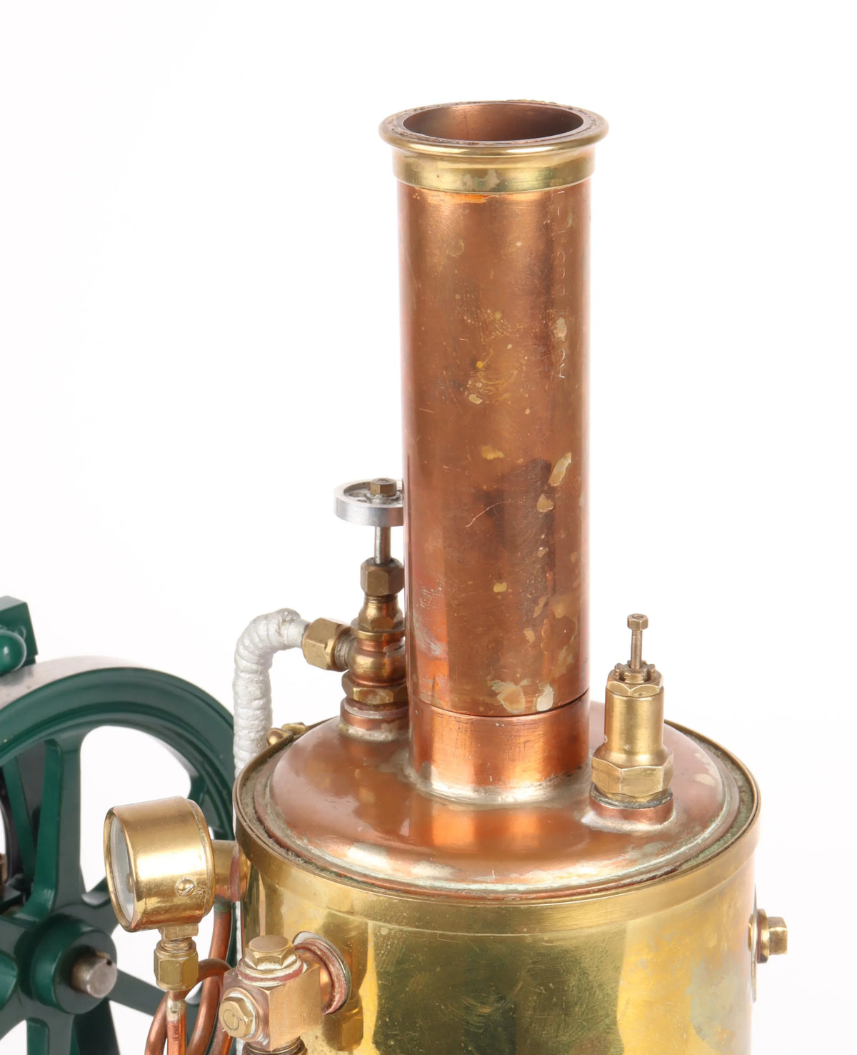 Small steam plant with vertical engine