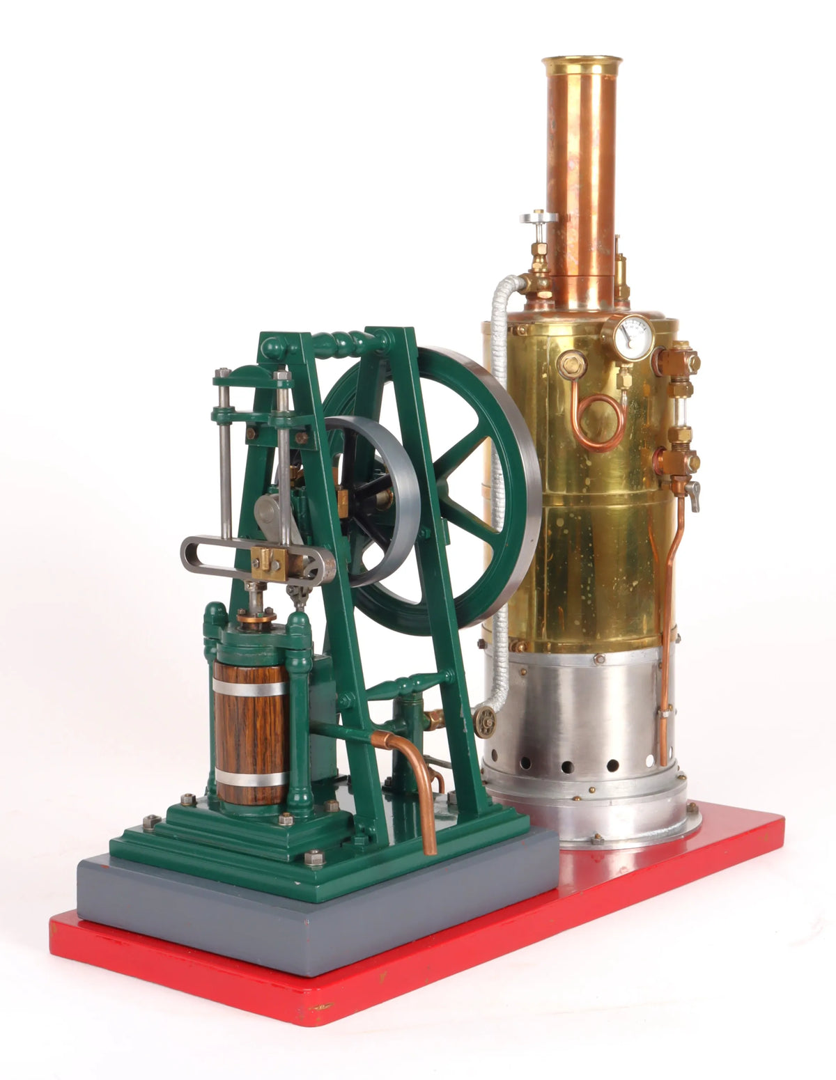 Small steam plant with vertical engine