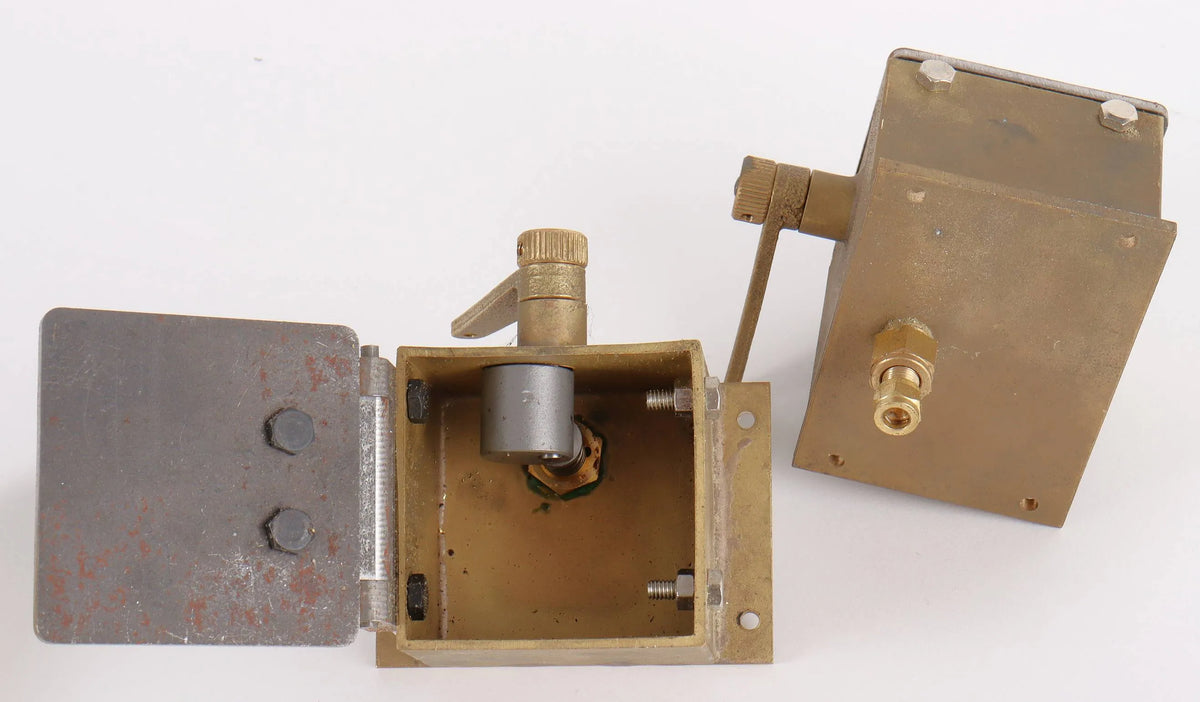Pair new lubricators and whistle