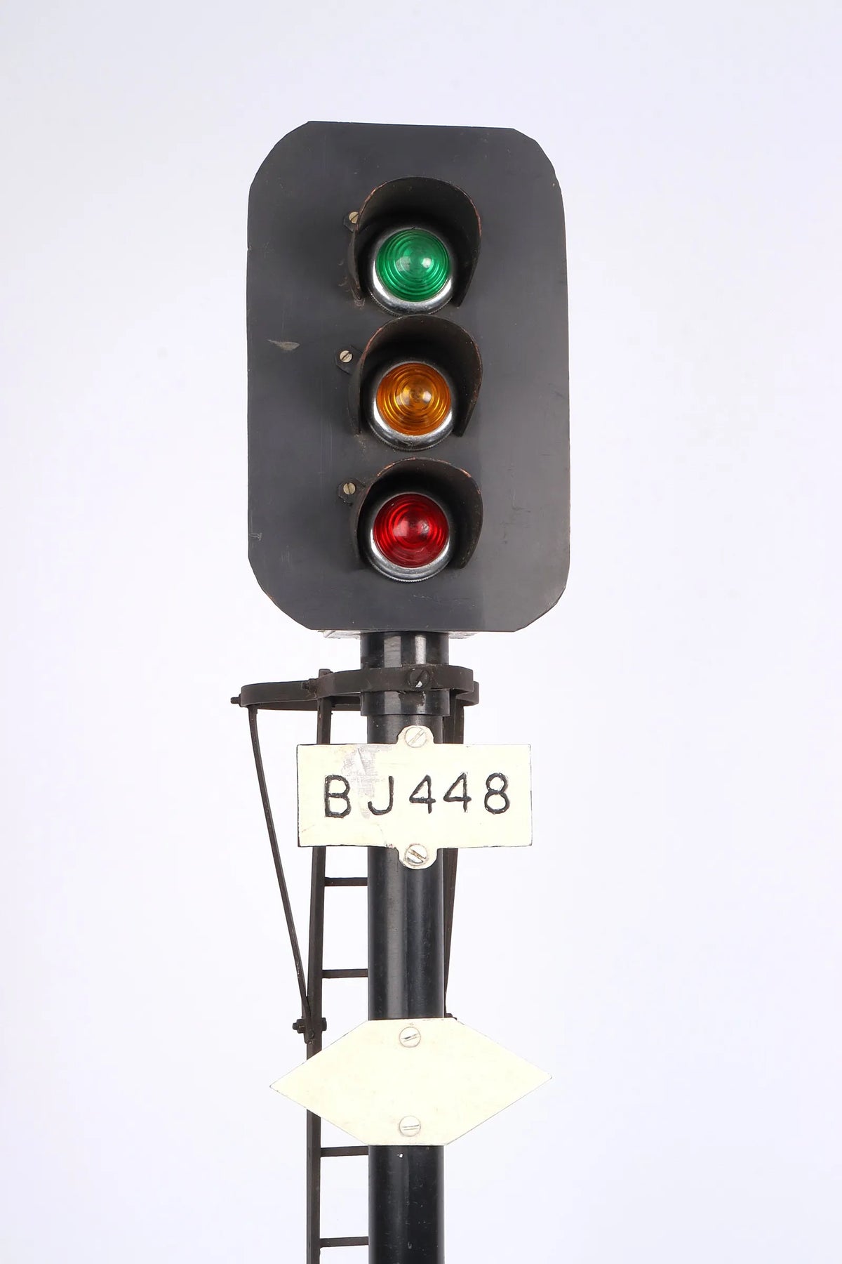 Three aspect colour light signal