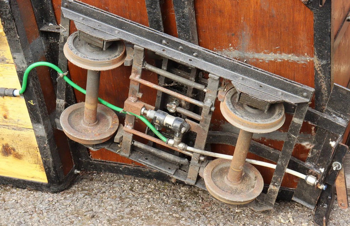 7 1/4 inch gauge air braked bogie coach