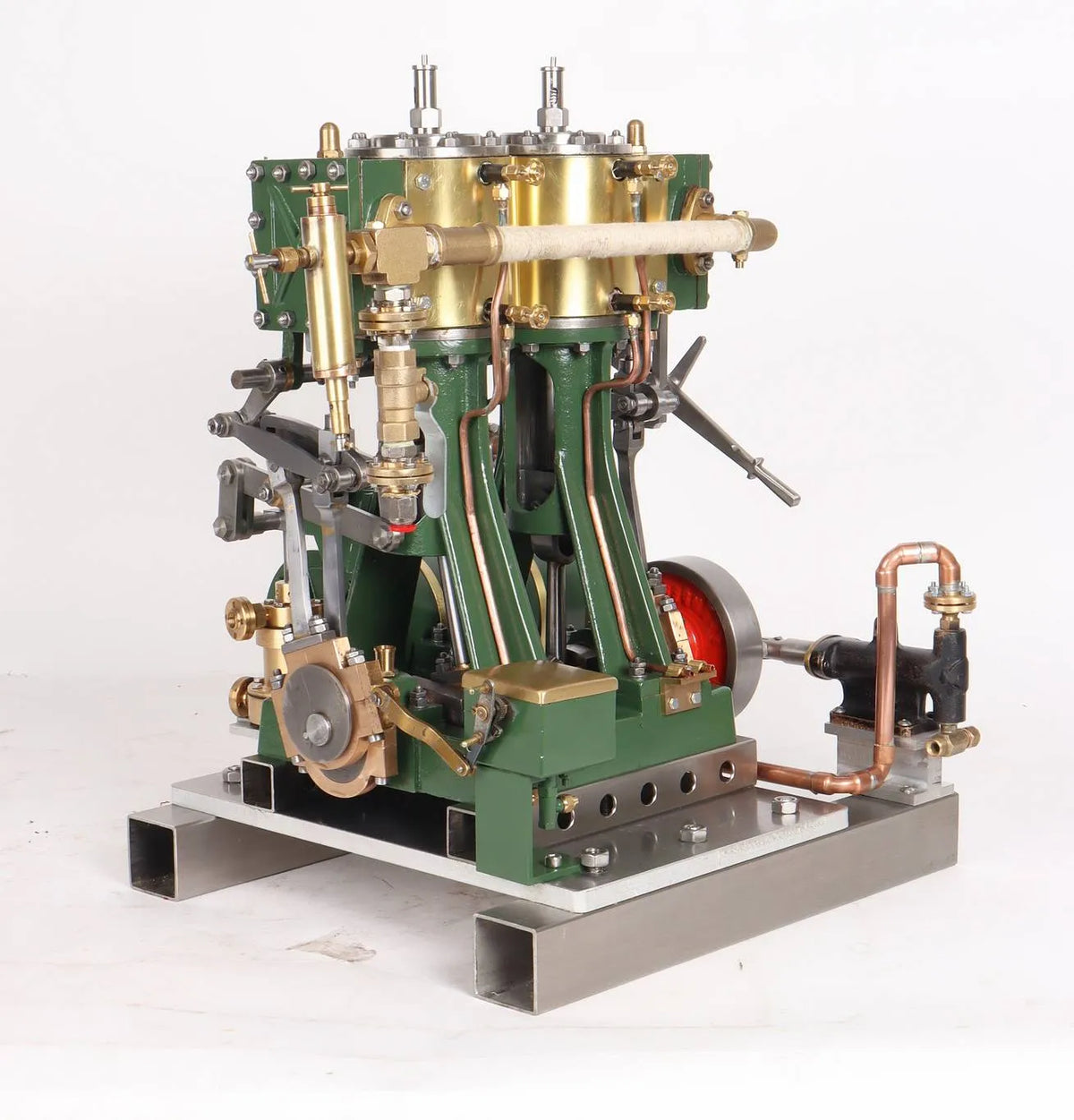 Large twin cylinder vertical engine