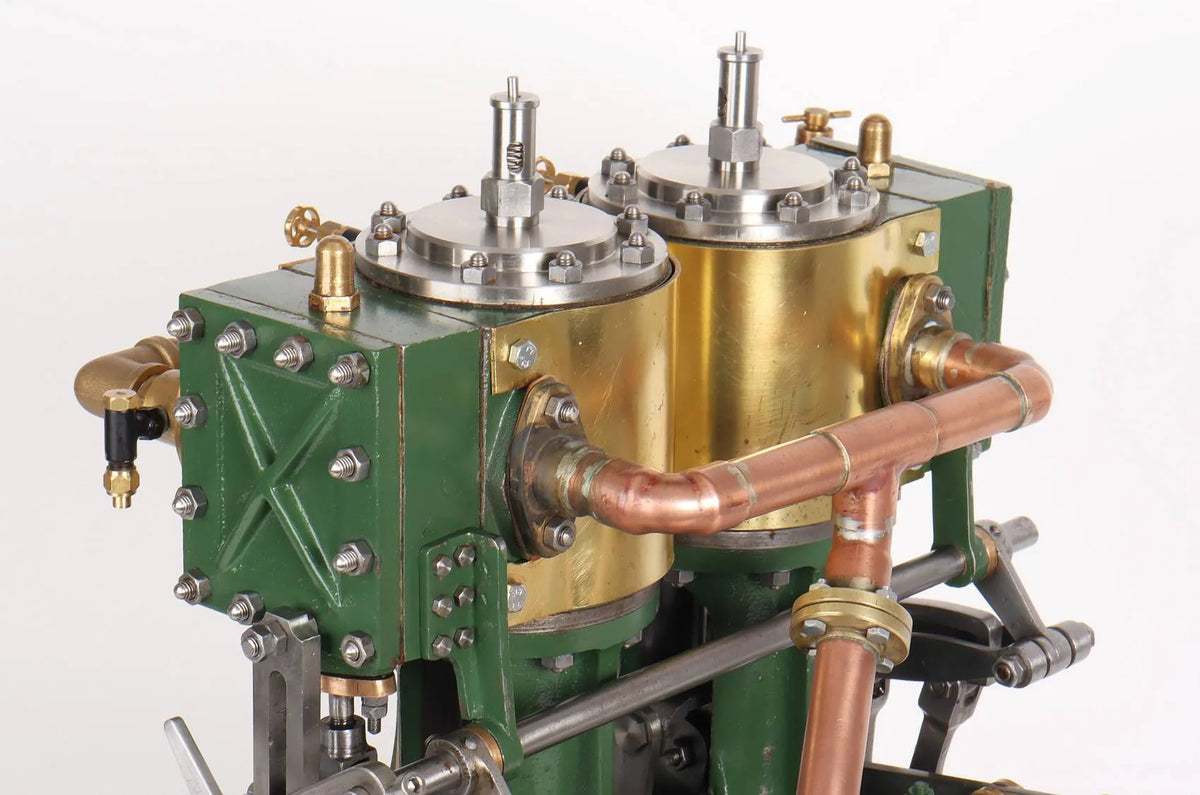 Large twin cylinder vertical engine
