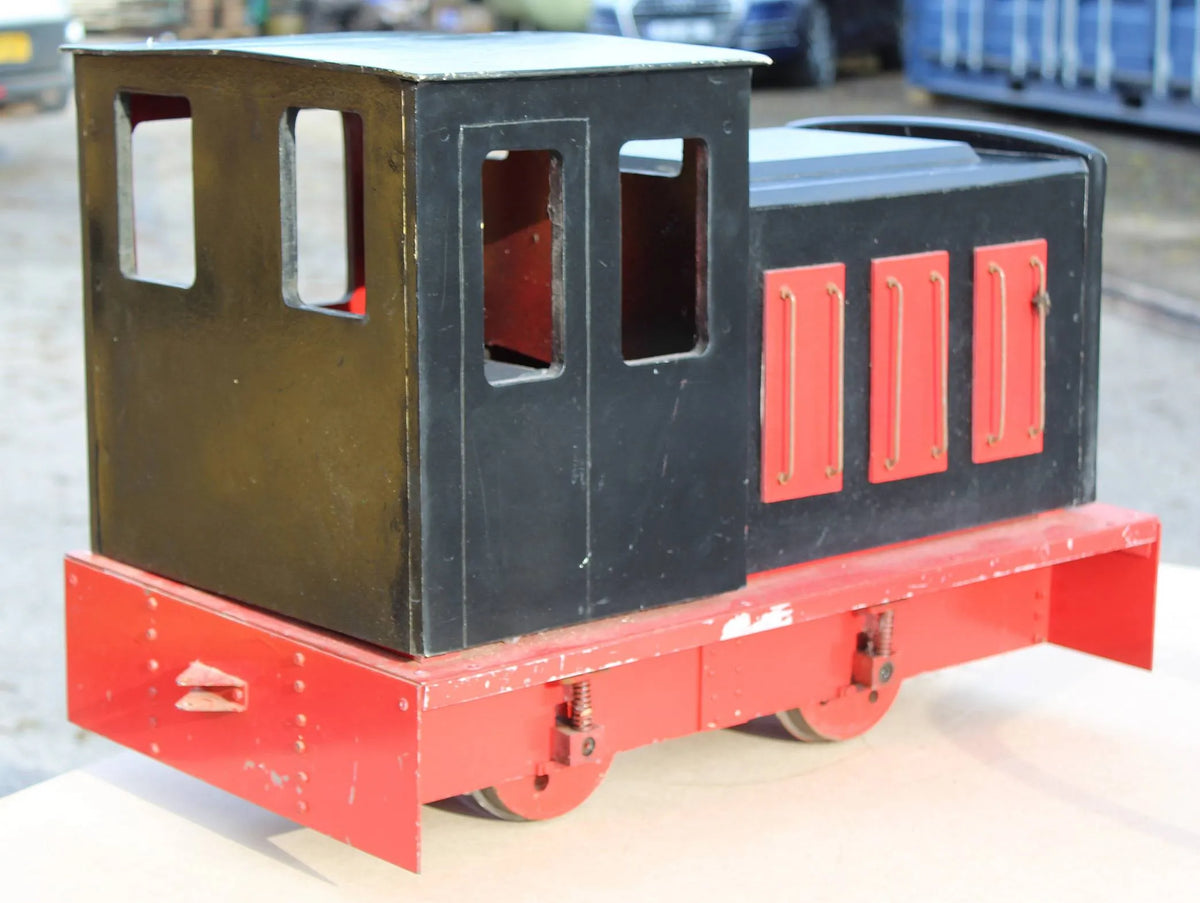 5 inch narrow gauge battery-electric shunter