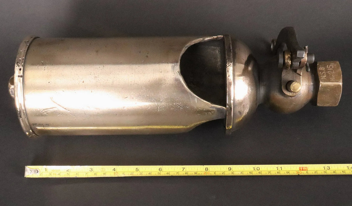 Standard gauge locomotive chime whistle and valve