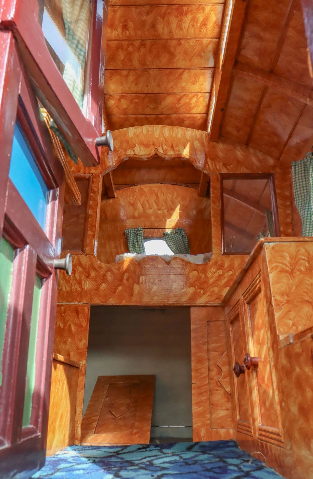 Travellers' caravan