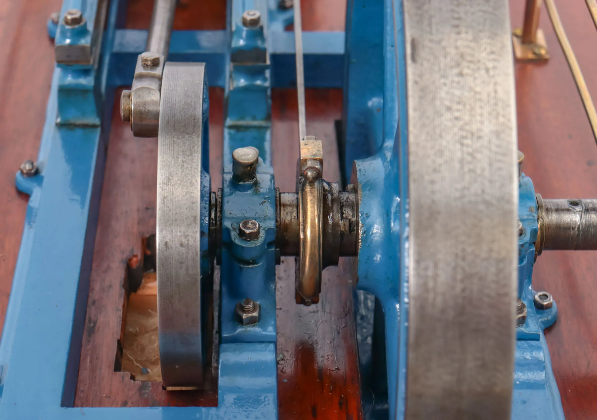 Horizontal mill engine in glass case