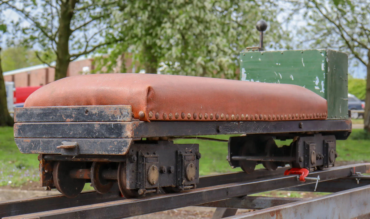 5 inch gauge braked raised level driving truck