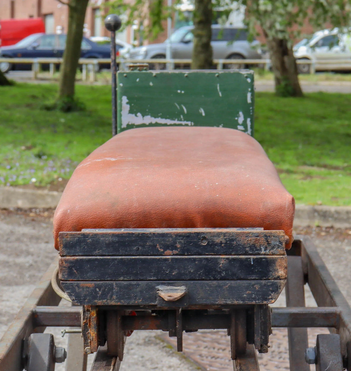 5 inch gauge braked raised level driving truck