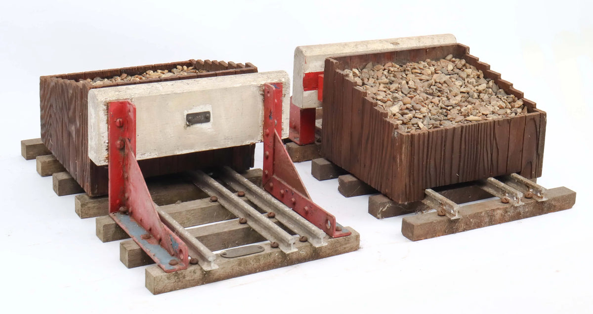 Two pairs 5 inch gauge buffer stops