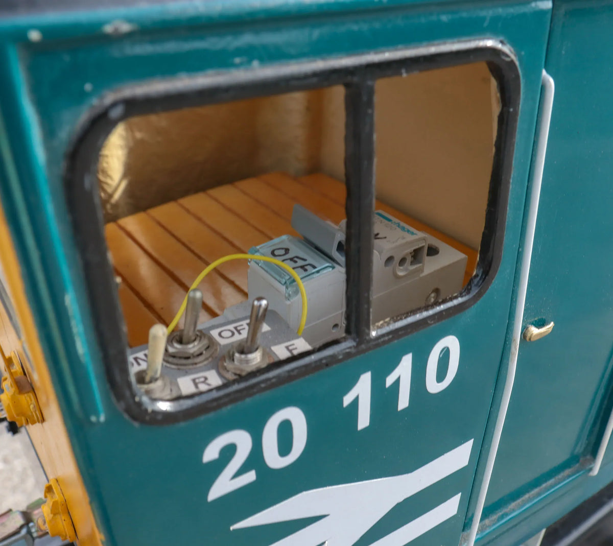 5 inch gauge Class 20 battery-electric