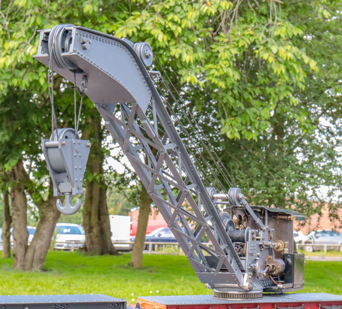 2 1/2 inch gauge steam crane with match truck