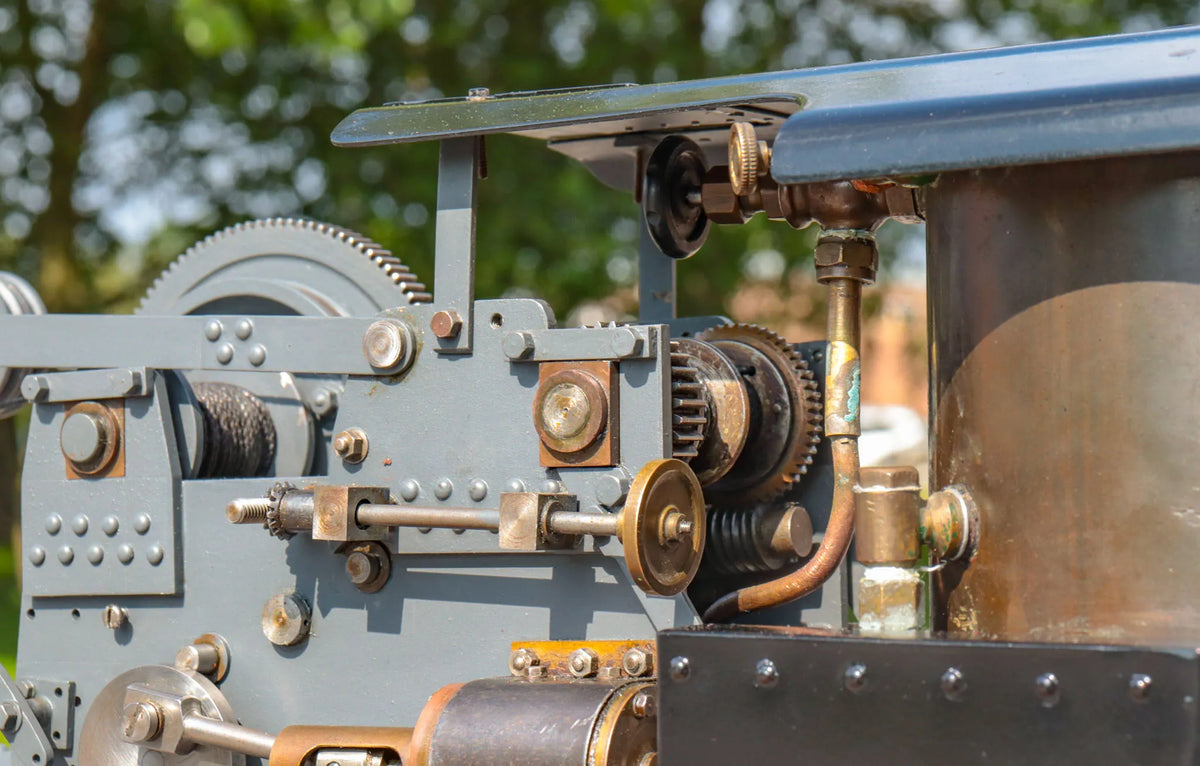 2 1/2 inch gauge steam crane with match truck