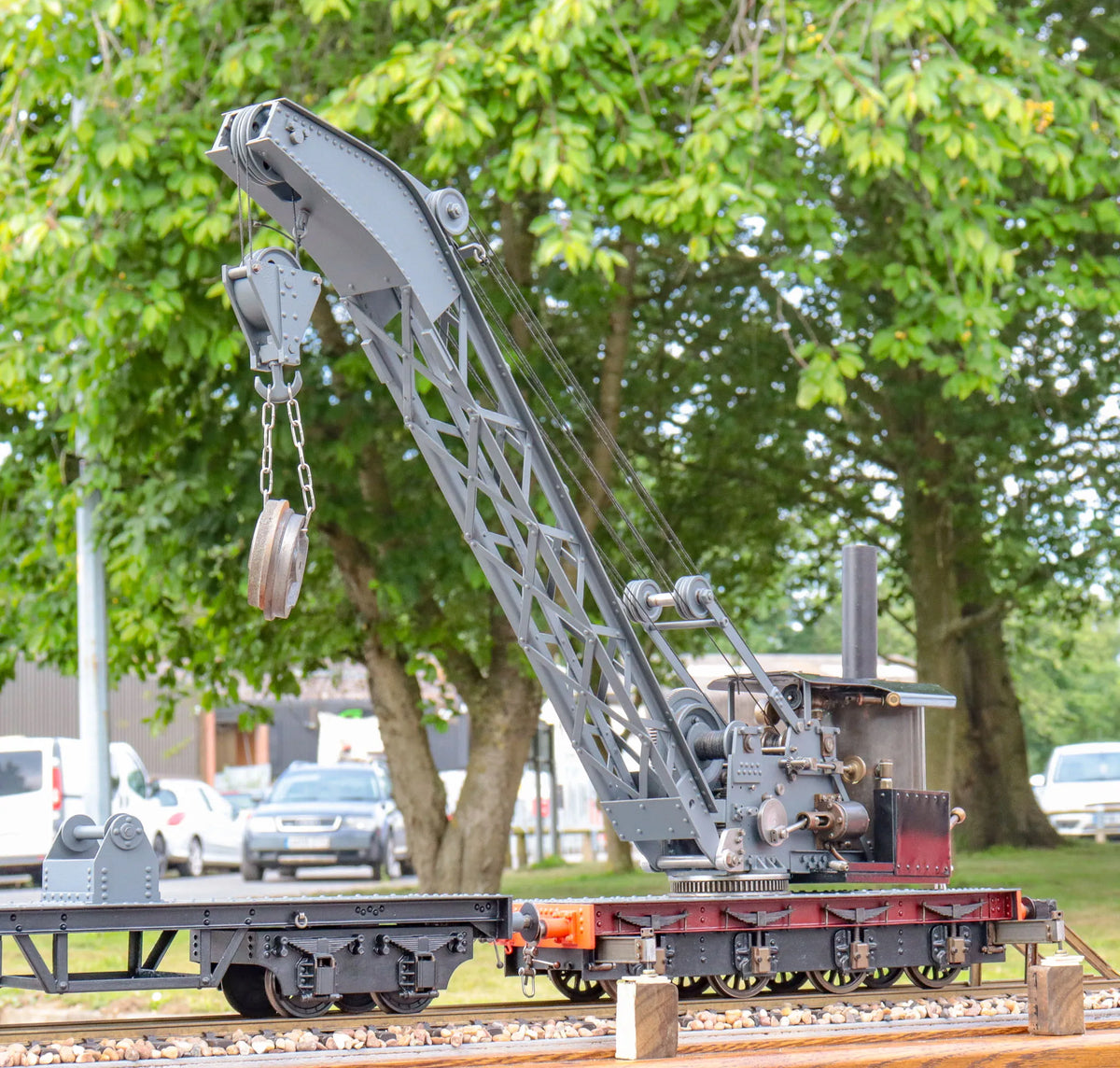 2 1/2 inch gauge steam crane with match truck