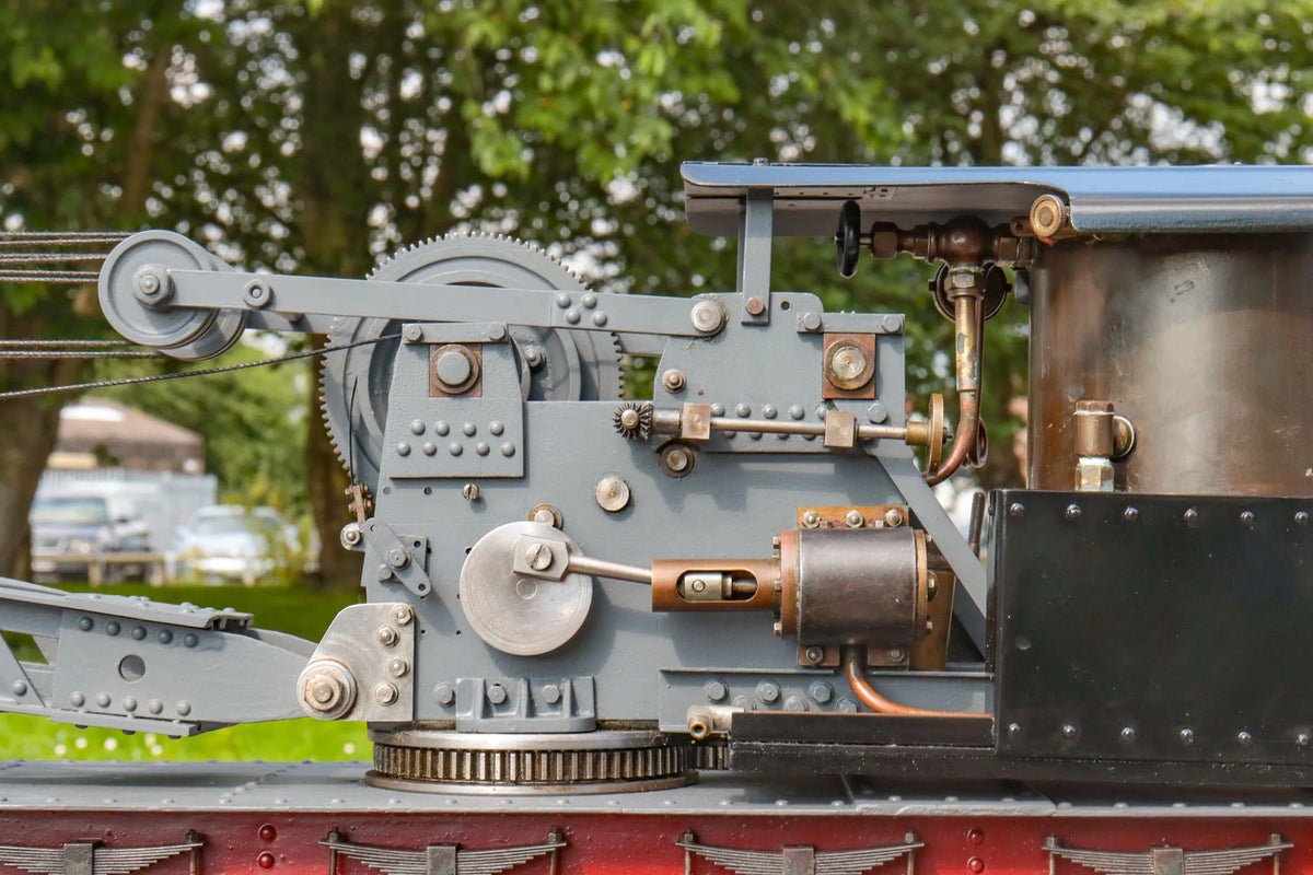 2 1/2 inch gauge steam crane with match truck