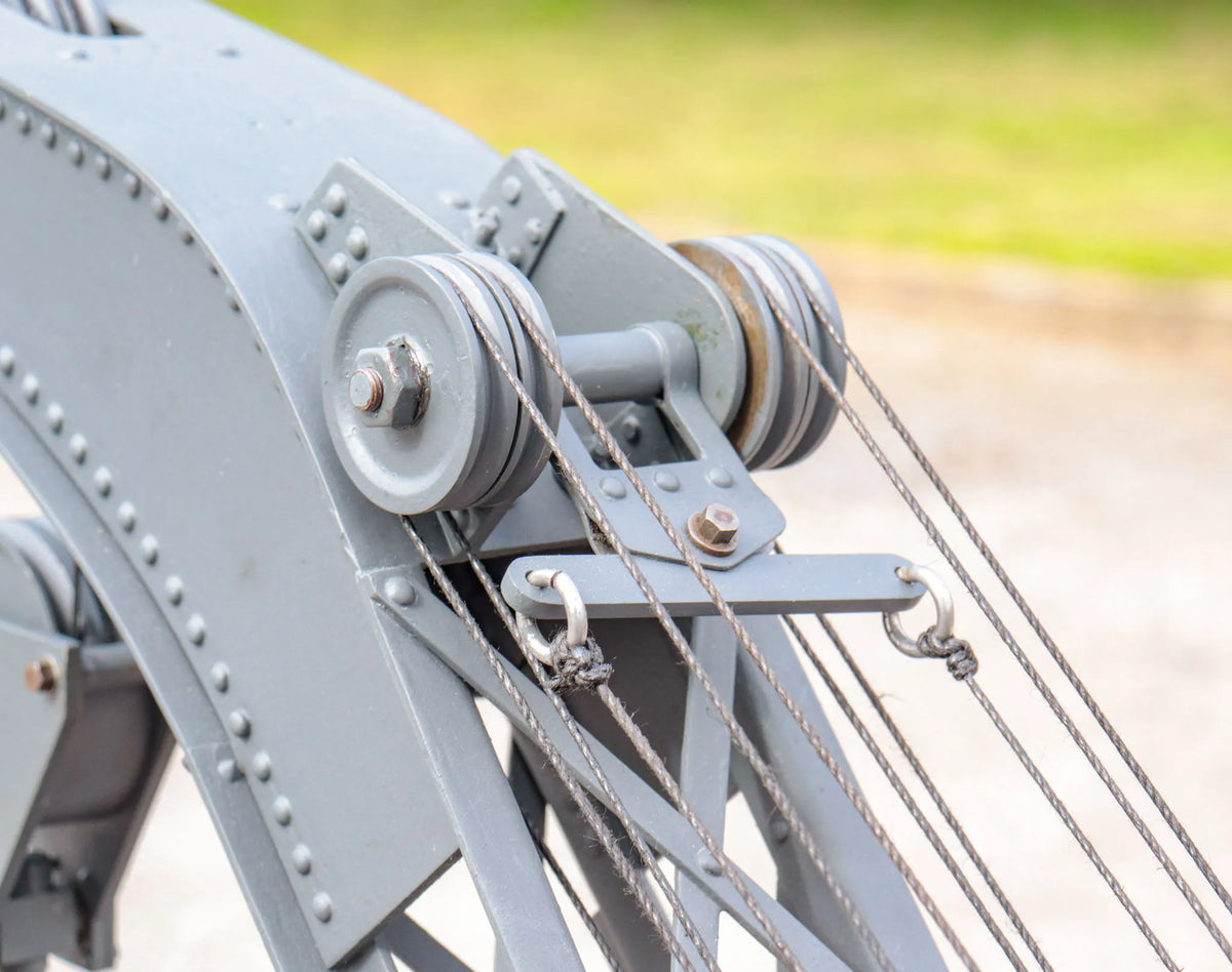 2 1/2 inch gauge steam crane with match truck