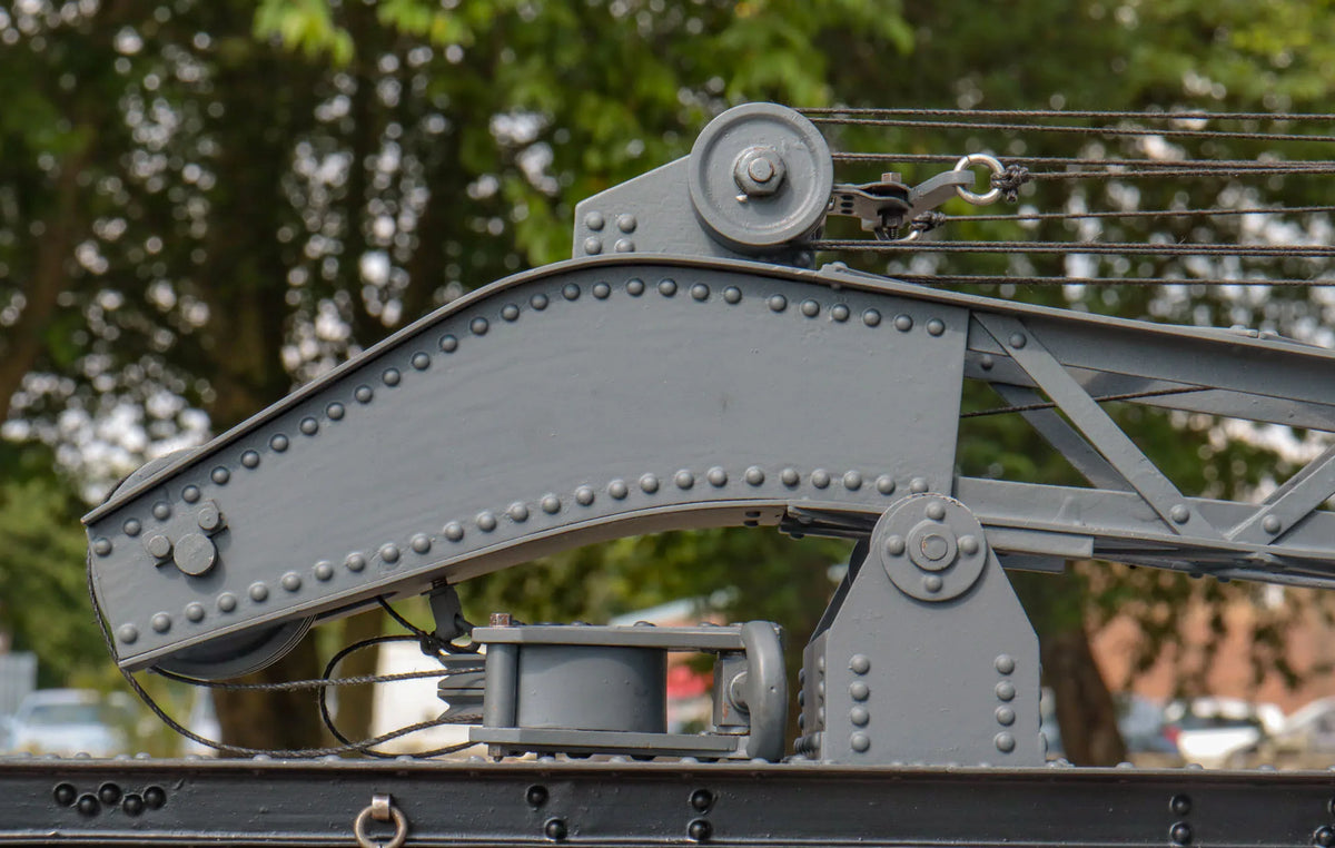 2 1/2 inch gauge steam crane with match truck