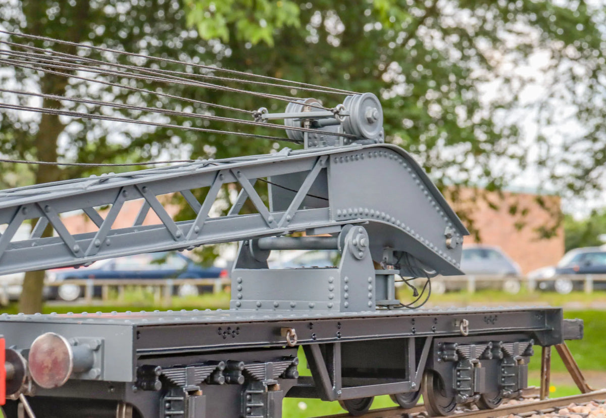 2 1/2 inch gauge steam crane with match truck