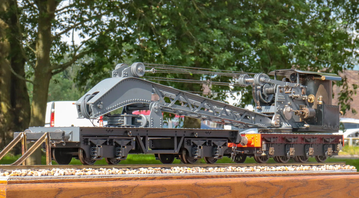 2 1/2 inch gauge steam crane with match truck