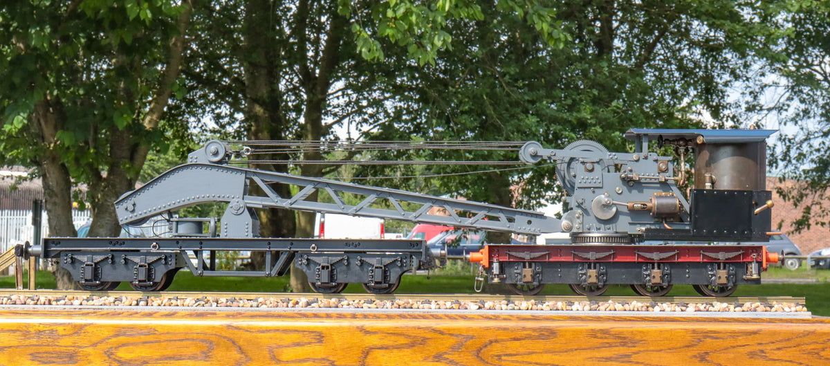 2 1/2 inch gauge steam crane with match truck